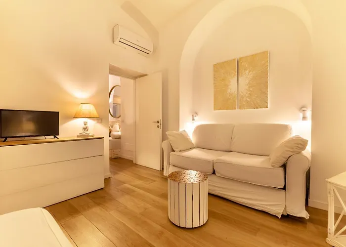 Next To Vatican Museum Luxury Flat
