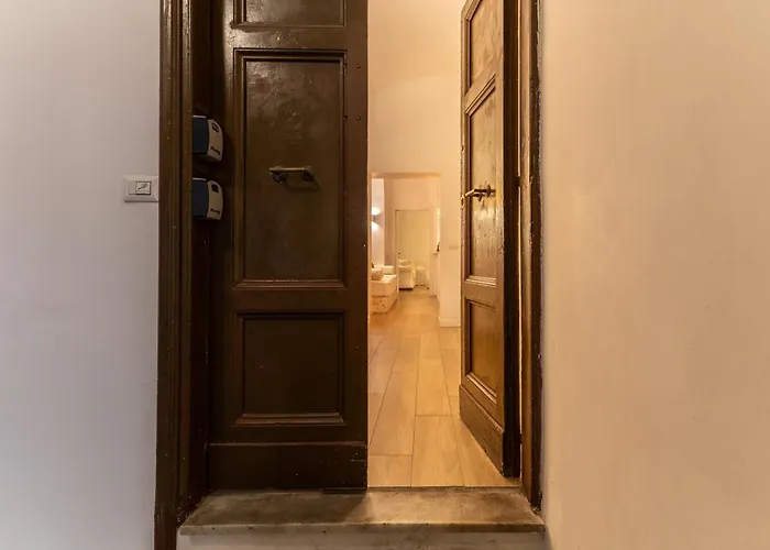 Next To Vatican Museum Luxury Flat דירה *
