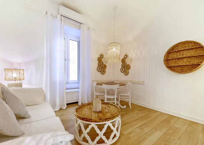 Next To Vatican Museum Luxury Flat