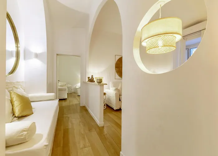 Next To Vatican Museum Luxury Flat